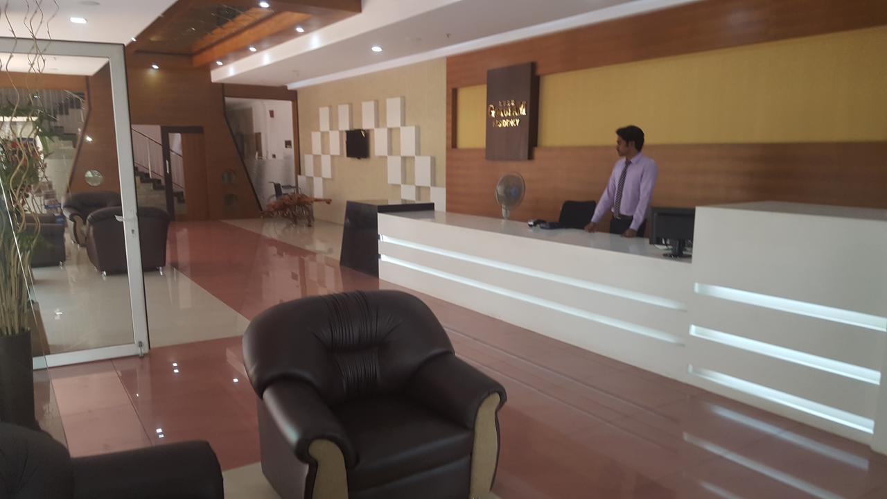 Отель Sree Gokulam Residency Thrissur Экстерьер фото