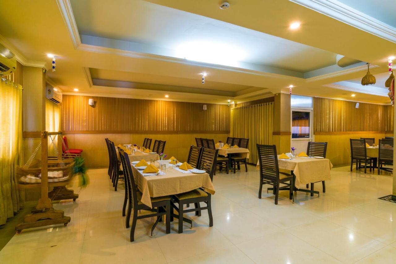 Отель Sree Gokulam Residency Thrissur Экстерьер фото