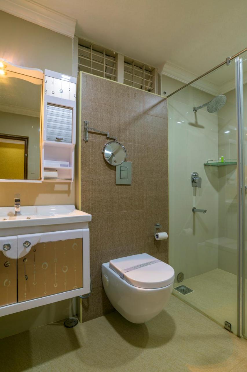 Отель Sree Gokulam Residency Thrissur Экстерьер фото